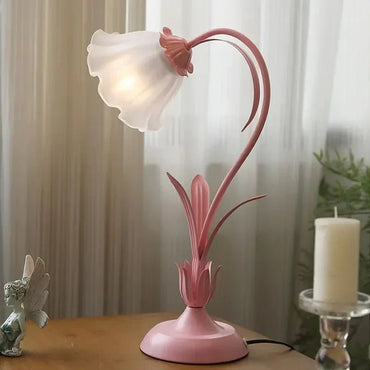 VintageStyle Flower Table Lamp for Bedroom or Living Room